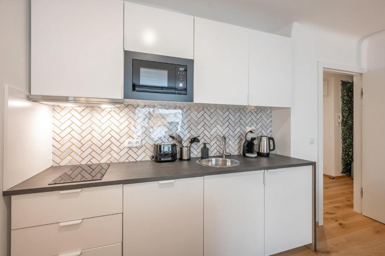 Modern City Center Apartment Vienna Exterior photo